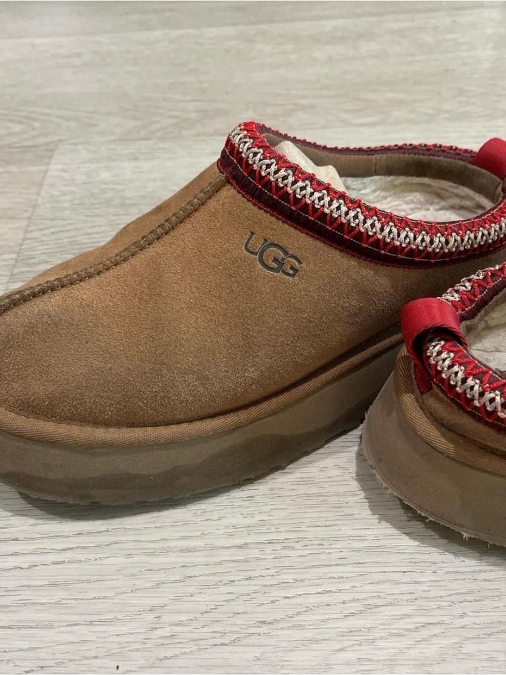 WATERPROOF UGG Chestnut Suede Slip-On Clog with Red Trim - Picture 5 of 5